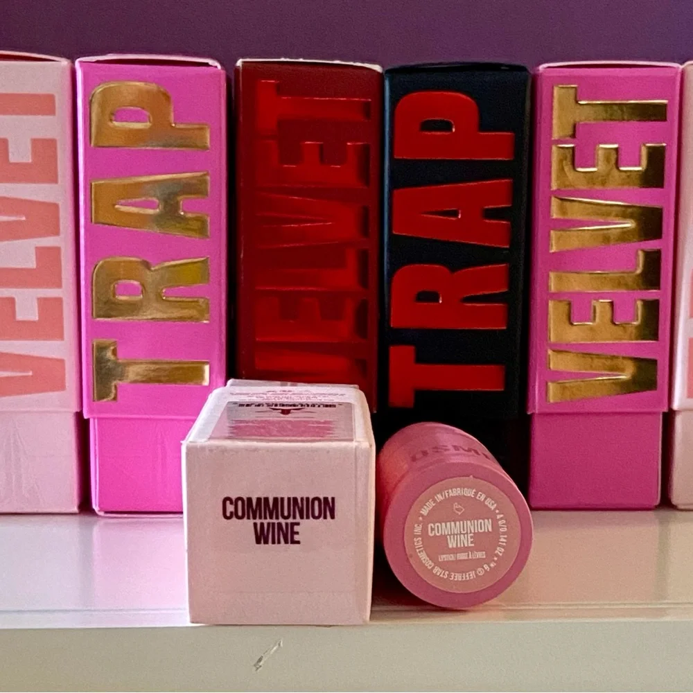 💎 Jeffree Star Velvet Trap Lipstick  ~ Communion Wine New In Box Full-Size